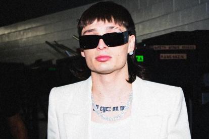 Peso Pluma tiene 24 años.