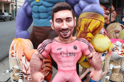 Dependen del tamaño. Hay desde $10, hasta los más elaborados de 100 y 200.