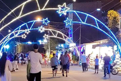 Data de Villamil. Así permanece el barrio La Esperanza en la época navideña.