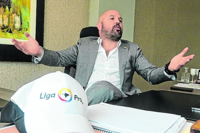 Miguel Ángel Loor, presidente de LigaPro asegura que la dueña de los derechos, GolTV está al día