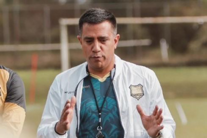 César Farías no continuará con Águilas Doradas