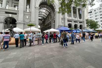 Hecho. Las quejas surgen entre los contribuyentes que hicieron el pago en el Municipio y de forma digital.