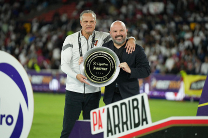 Miguel Ángel Loor, presidente de LigaPro reconoce la gestión que ha hecho Esteban Paz  en LDU