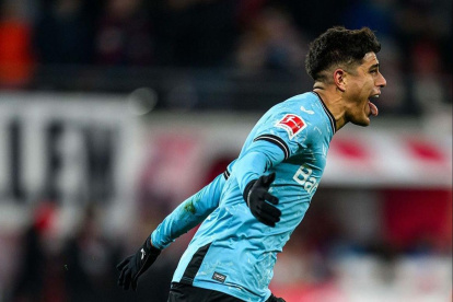 Piero Hincapié anotó para Bayer Leverkusen ante Leipzig