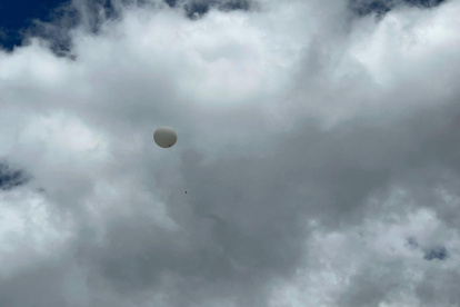 Momento del lanzamiento de la radiosonda