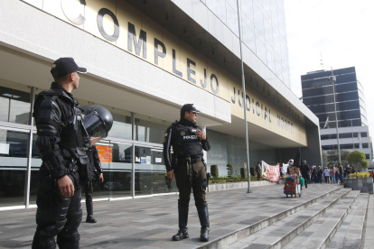 Acciones. La Policía Nacional cuenta con otra línea telefónica que sirve para denuncias ciudadanas, se la denominó 1800 Delito (335486).