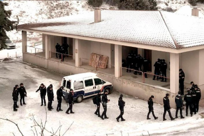 Incursión. Gendarmes de la Policía Nacional de España, en un operativo reciente.