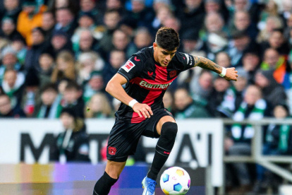 Piero Hincapié con un paso en el fútbol de Inglaterra.