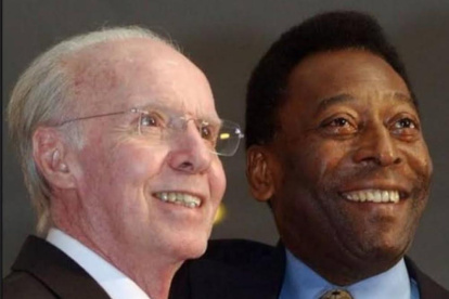 Zagalo (i) y Pelé fueron homenajeados en la final de la Supercopa de Brasil