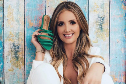 Conocida por su marca Makiatto y su compromiso con la inclusión, deja un legado imborrable en la industria de la moda de calzado.