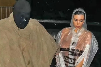 Kanye West y Bianca Censori fueron captados con sus extravagantes atuendos.