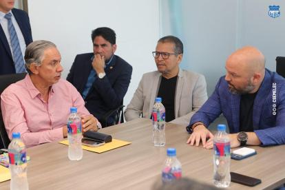 Miguel Ángel Loor (d), presidente de LigaPro confirmó su deseo que Emelec sea campeón