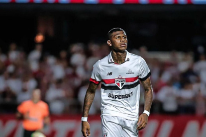 Robert Arboleda fue expulsado en el partido entre Sao Paulo y Bragantino