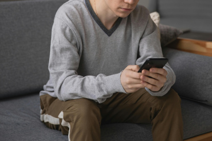 Educación investiga una vulneración de derechos de connotación sexual por medios digitales