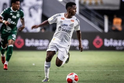 El ecuatoriano Juan Cazares tendrá la oportunidad de un título brasileño junto a Santos