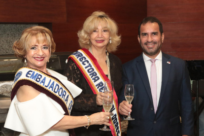 Pakitta Kravarovich, Grecia Cando y Manuel Pardo.