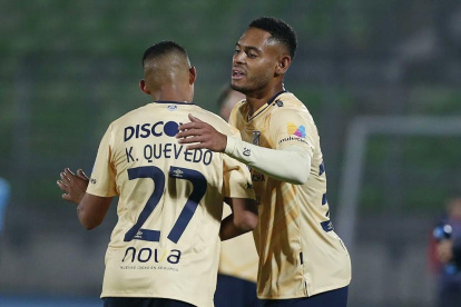 El panameño Ismael Díaz (d) fue el autor del gol para la victoria de Católica