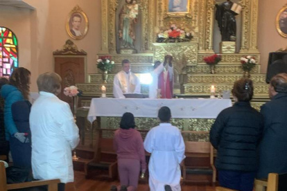 Misa. En la capilla de La Dolorosa se celebró una eucaristía.