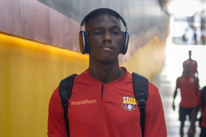 Allen Obando estará en la ofensiva de Barcelona.