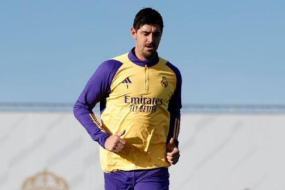 El portero Thibaut Courtois tendrá fecha de retorno a Real Madrid tras la lesión