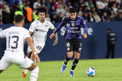 Independiente del Valle, liderado por Kendry Páez (d), es el líder de la LigaPro y principal opcionado a ganar la etapa.