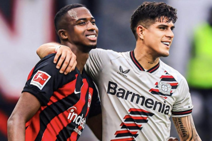 Willian Pacho y Piero Hincapié se enfrentaron en la Bundesliga