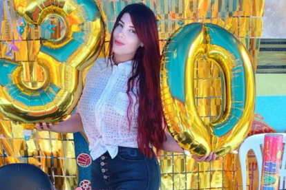 Verónica Narcisa Briones Zambrano durante su cumpleaños 30, dentro de la cárcel Regional, donde estaba alias Fito.