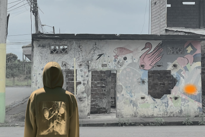 Un niño que ha matado a cinco personas, recibe a cambio una motocicleta, en Esmeraldas.