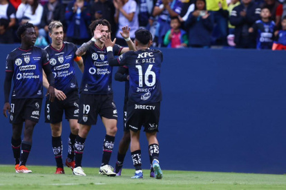Jugadores de Independiente del Valle en una celebración de gol