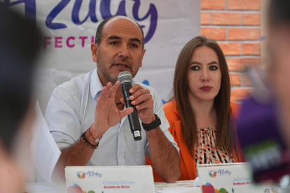 El prefecto Juan Cristóbal Lloret presentó la agenda de actividades para conmemorar el bicentenario de la provincia de Azuay