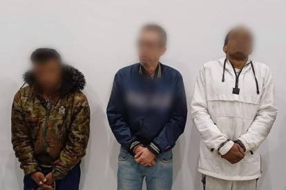 Los aprehendidos son un ciudadano ecuatoriano y dos de nacionalidad colombiana.