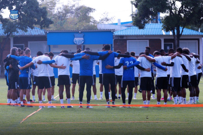 Emelec realizó su práctica en el Polideportivo de Los Samanes