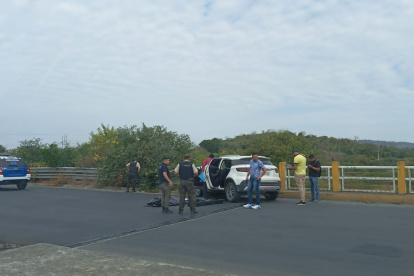 Este es el vehículo en el que se desplazaba el exfuncionario que fue asesinado.