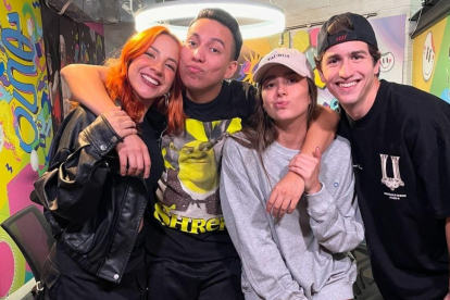 Presentadores del podcast Sorbito de Opinión.