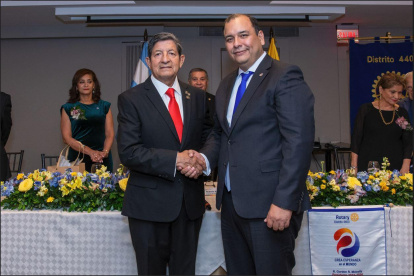 Iván Rubio y Juan Luis Aguirre, presentes saliente y entrante, respectivamente.