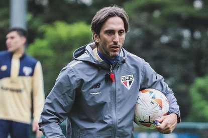 El técnico argentino Luis Zubeldía llegó a Sao Paulo a mediados de 2024