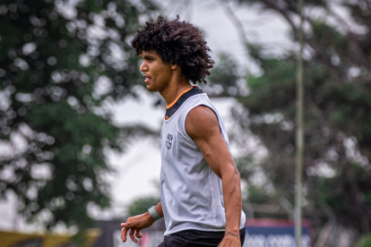 Edwar Bello la esperanza de gol de Barcelona para la segunda etapa.