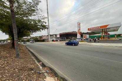 Solo la estación de servicio está abierta al público, los surtidores siguen cerrados.
