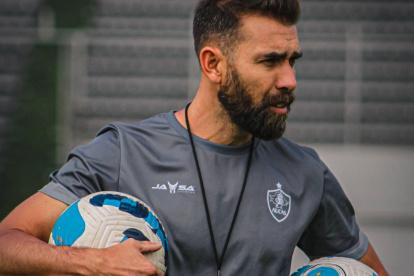 Sebastián Blázquez lleva dos semanas al frente del cuadro oriental.