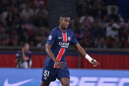Willian Pacho destacó en el segundo partido con la camiseta de PSG, jugado en el Parque de los Príncipes
