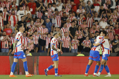 Los jugadores paraguayos celebraron eufóricos el único tanto del