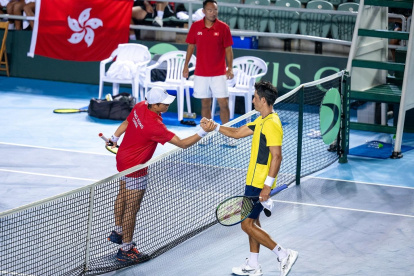 Gonzalo Escobar (d) ganó el punto en dobles junto a Diego Hildalgo, y consiguió el último singles para sellar la victoria de la serie.