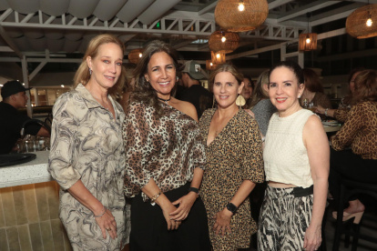 Mónica de Taleb, Nena Witt, Ingrid de Cedeño y Lila de Carbo.