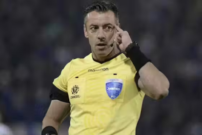 Raphael Claus dirigirá el partido entre Ecuador y Paraguay