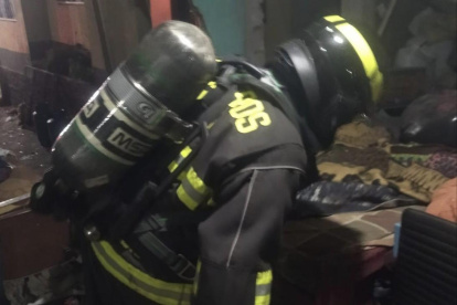 Los bomberos atendieron la emergencia la noche del 20 de septiembre de 2024.