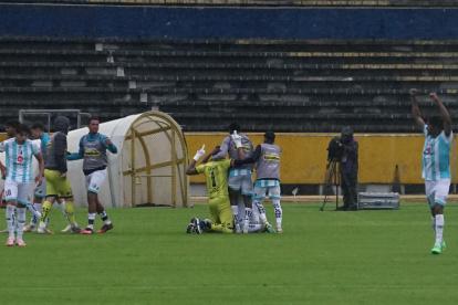 Alexis Lemos llorando en la cancha, días atrás había perdido familiares.
