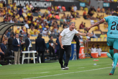 Holan dirigió ya a Barcelona en 21 partidos entre LigaPro, Copa Libertadores y repechaje de Copa Sudamericana, de los cuales ganó 10, empató cuatro y perdió siete.