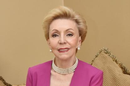 Reconocimiento: El 27 de julio de 2021 hizo el lanzamiento de su libro llamado: La dama de la dolarización.