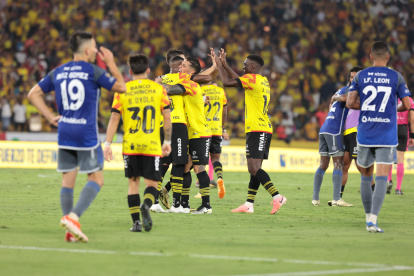 Barcelona derrotó 2-1 a Emelec en el estadio Monumental, en la fase 2 de LigaPro