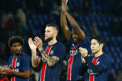 Willian Pacho se apunta de titular con PSG en el Clásico de Francia